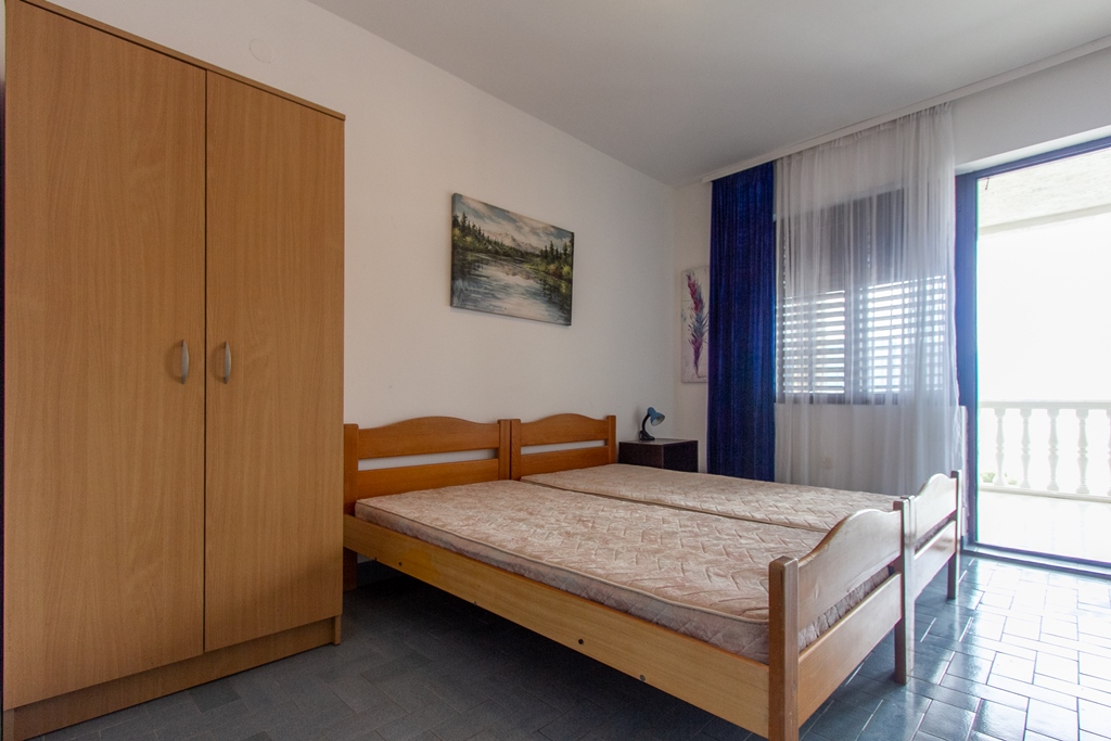 Image of House - 9 Bedrooms - 3 Bathrooms for Sale in Tivat-Krasici-Montenegro, Image 8