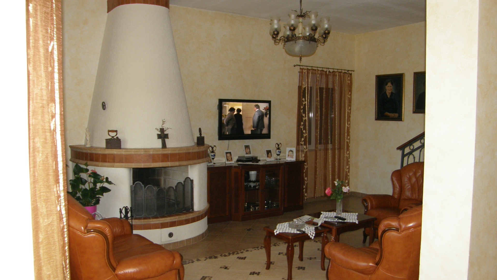 Image of House - 4 Bedrooms - 2 Bathrooms for Sale in Kotor-Kavac-Montenegro, Image 3