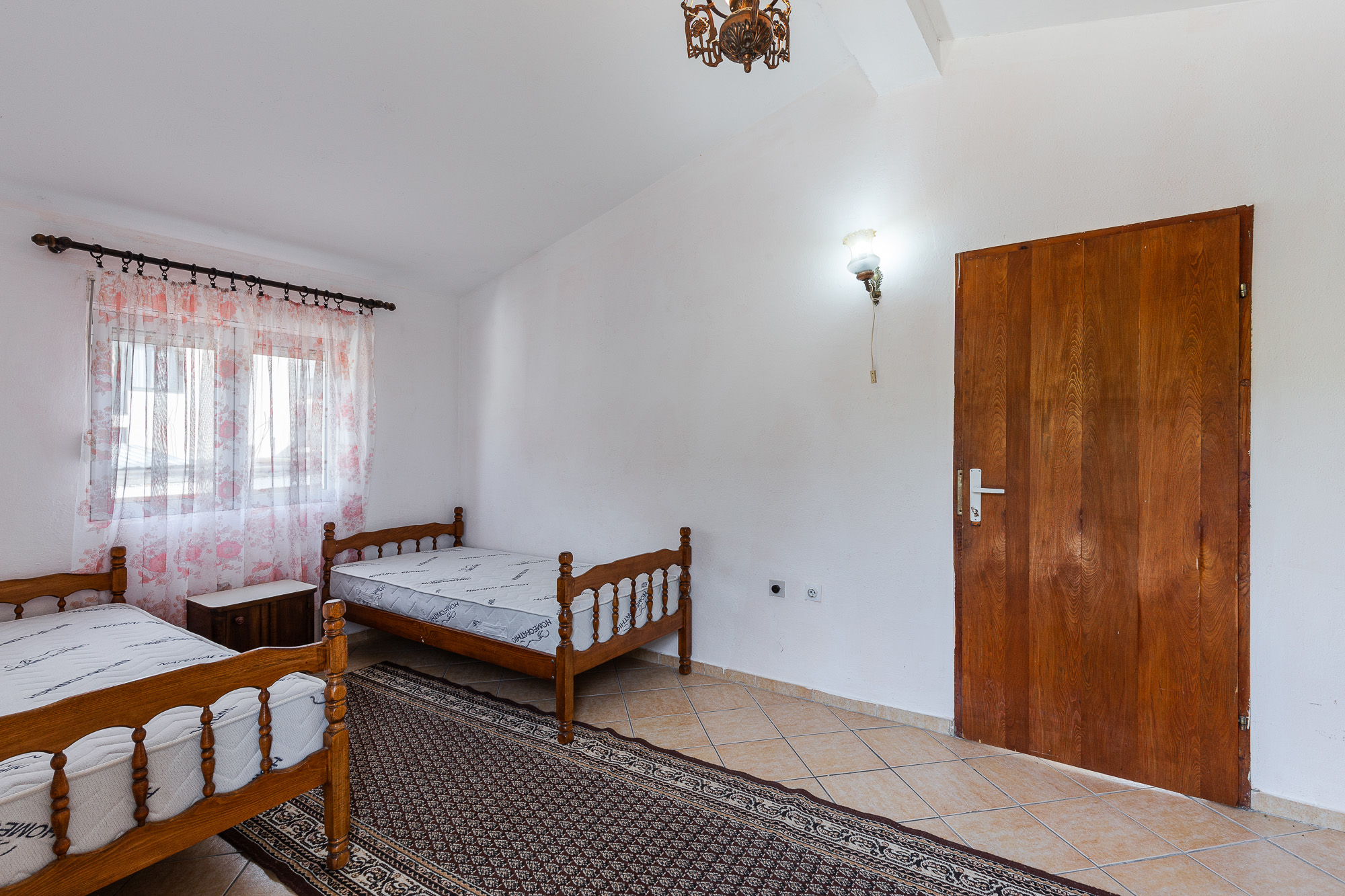 Image of House - 8 Bedrooms - 2 Bathrooms for Sale in Bar-Sutomore-Montenegro, Image 11