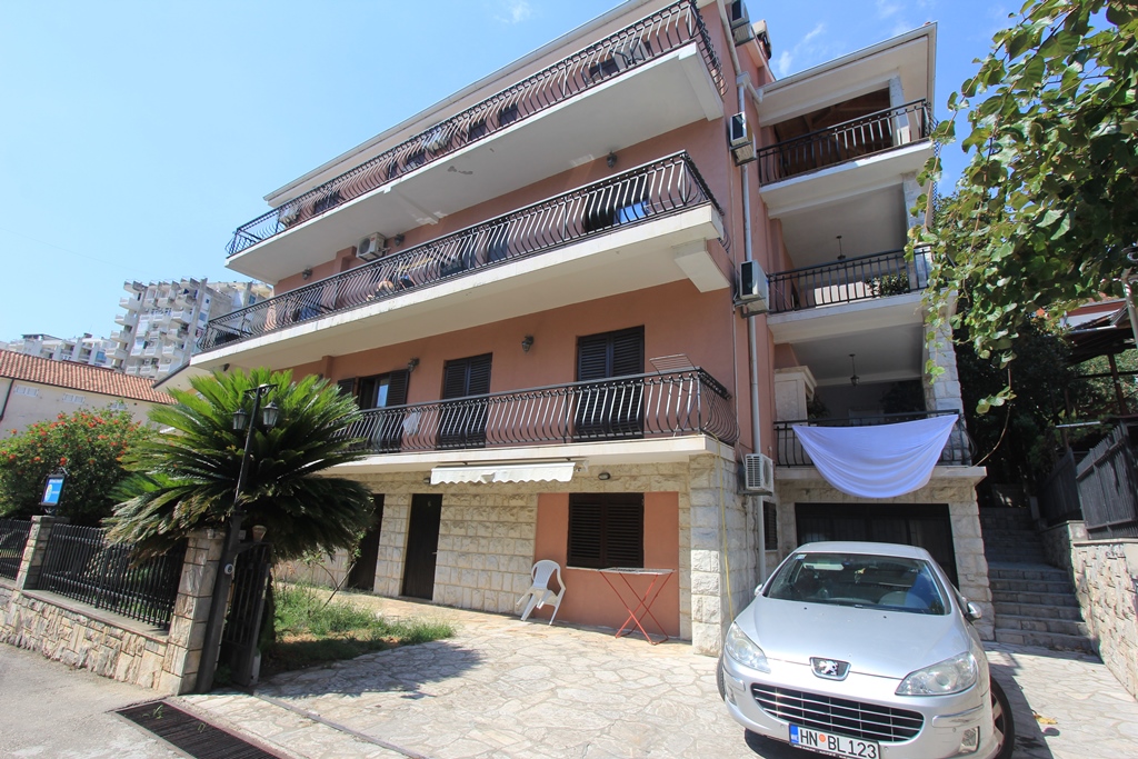 Image of Hotel - 19 Bedrooms for Sale in Herceg-Novi-Herceg Novi-Montenegro, Image 1