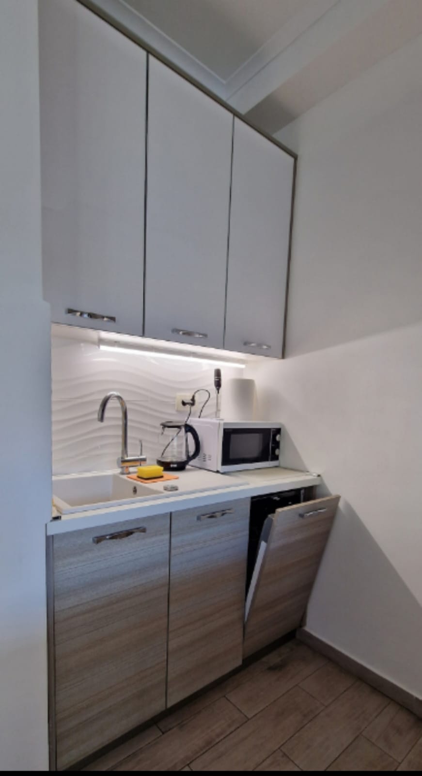 Image of Apartment - 2 Bedrooms - 1 Bathrooms for Sale in Kotor-Prcanj-Montenegro, Image 5