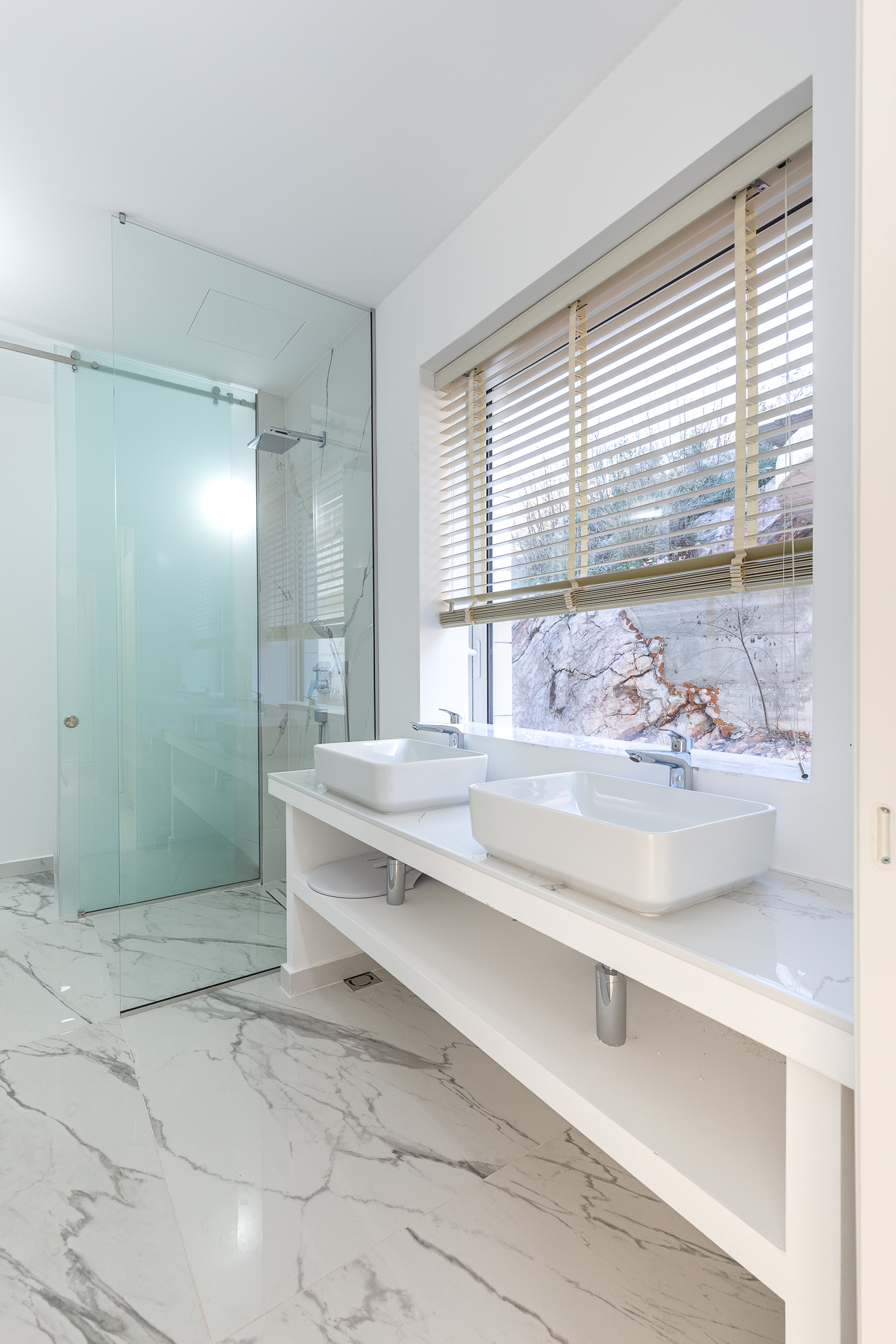 Image of Villa - 4 Bedrooms for Sale in Budva-Kamenovo-Montenegro, Image 16