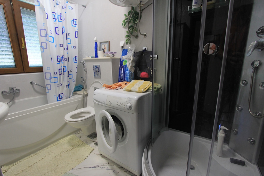 Image of House - 3 Bedrooms - 3 Bathrooms for Sale in Herceg-Novi-Baosici-Montenegro, Image 14