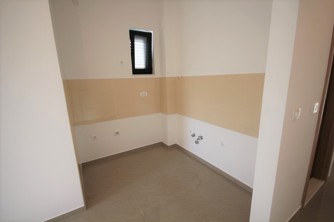 Image of Apartment - 3 Bedrooms - 2 Bathrooms for Sale in Herceg-Novi-Igalo-Montenegro, Image 3