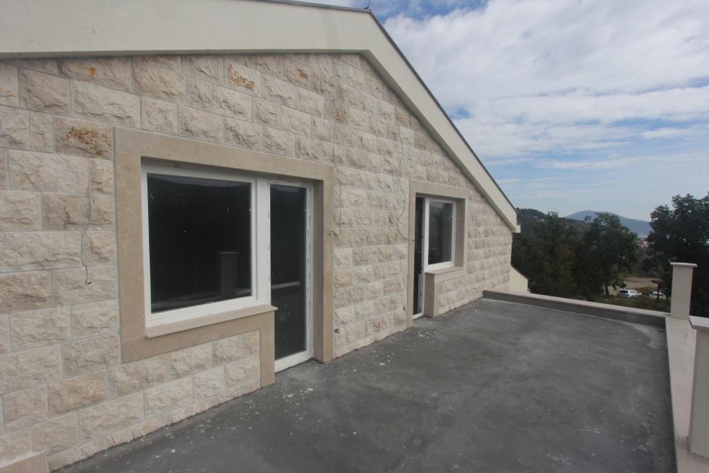 Image of House - 4 Bedrooms - 3 Bathrooms for Sale in Herceg-Novi-Herceg Novi-Montenegro, Image 22