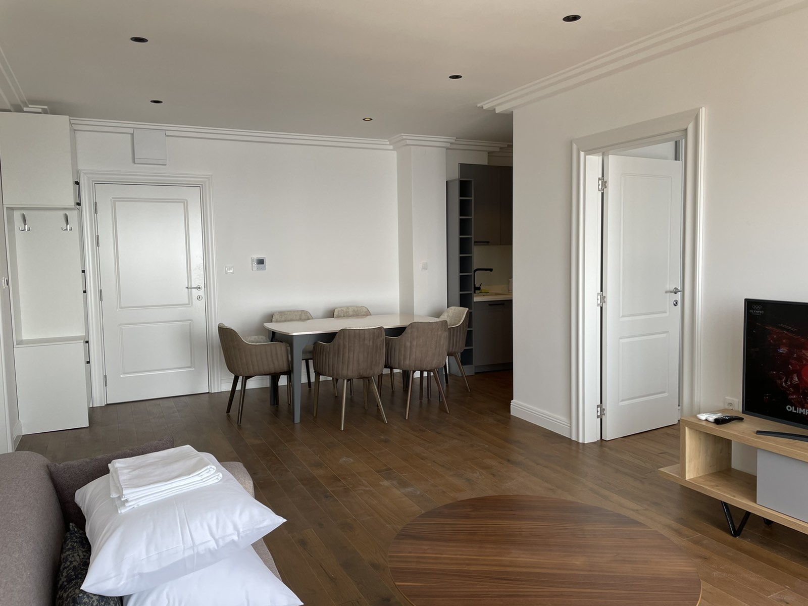 Image of Apartment - 2 Bedrooms - 1 Bathrooms for Sale in Budva-Przno-Montenegro, Image 2