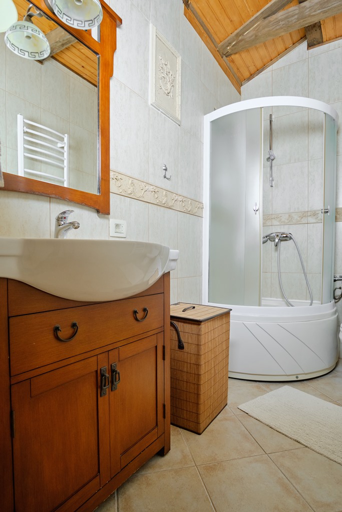 Image of Townhouse - 3 Bedrooms - 3 Bathrooms for Sale in Kotor-Kotor-Montenegro, Image 11