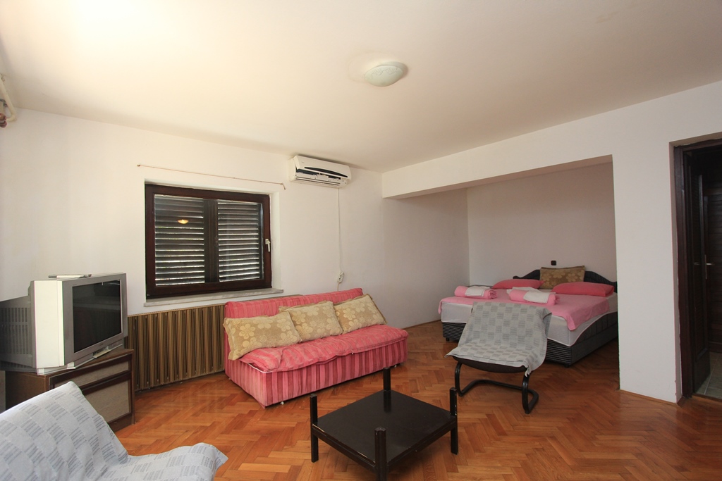 Image of Hotel - 19 Bedrooms for Sale in Herceg-Novi-Herceg Novi-Montenegro, Image 6