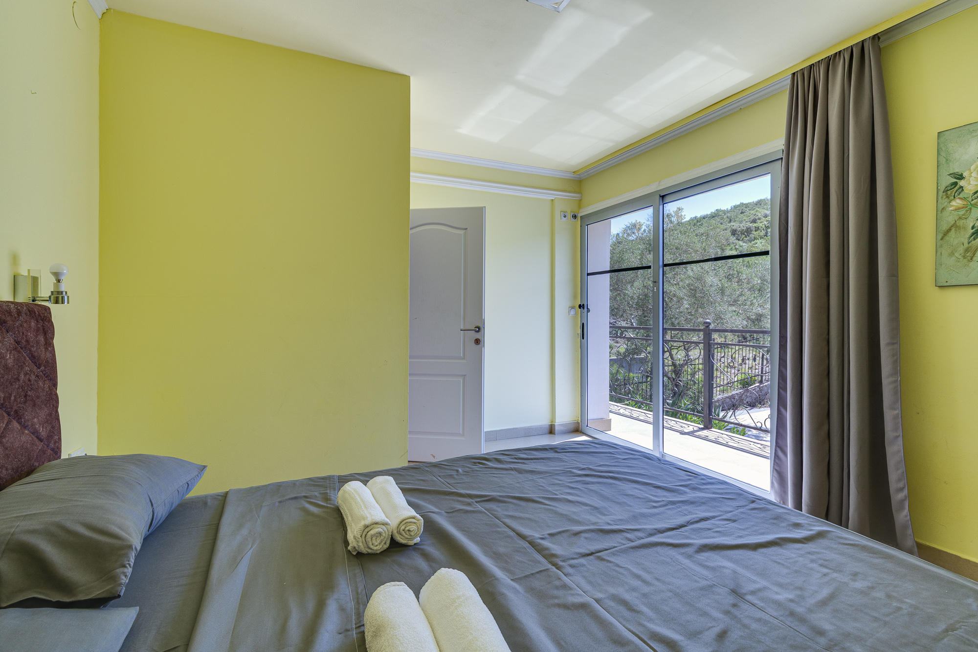  Image of House - 5 Bedrooms - 3 Bathrooms for Residential For Sale in Tivat-Djurasevici-Montenegro, Image 11