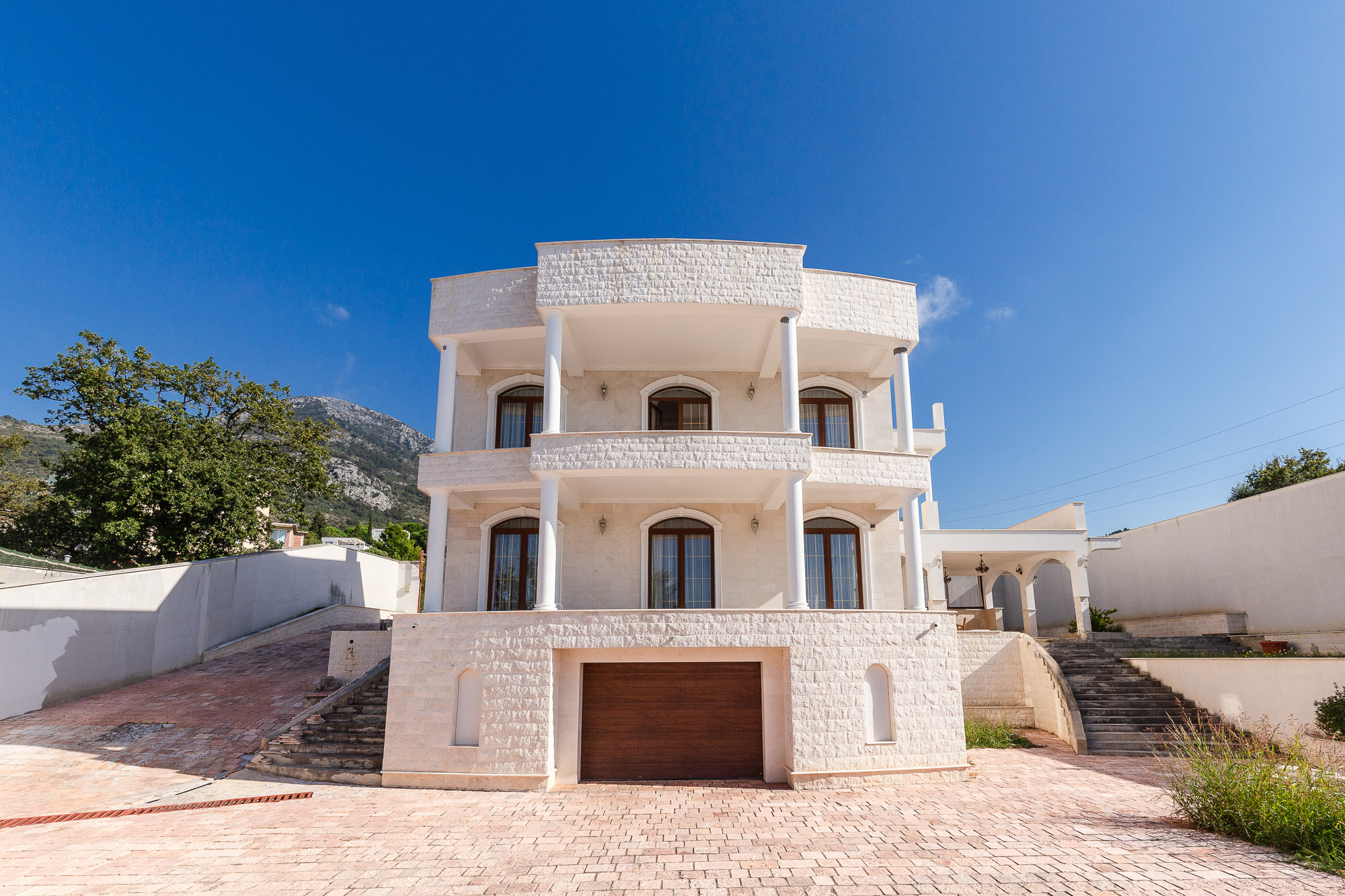Image of Villa - 6 Bedrooms - 3 Bathrooms for Sale in Bar-Ratac-Montenegro, Image 1