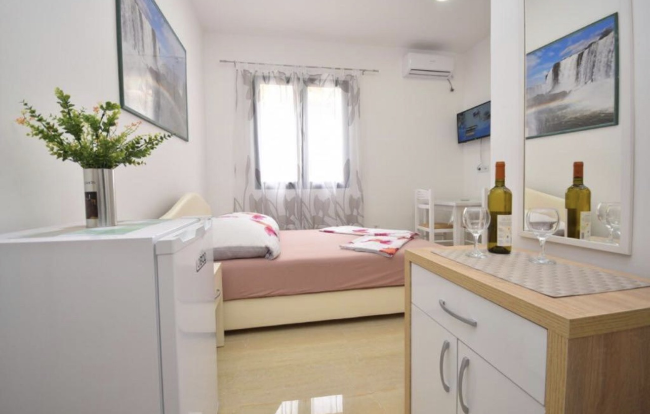 Image of House - 8 Bedrooms - 8 Bathrooms for Sale in Herceg-Novi-Meljine-Montenegro, Image 6