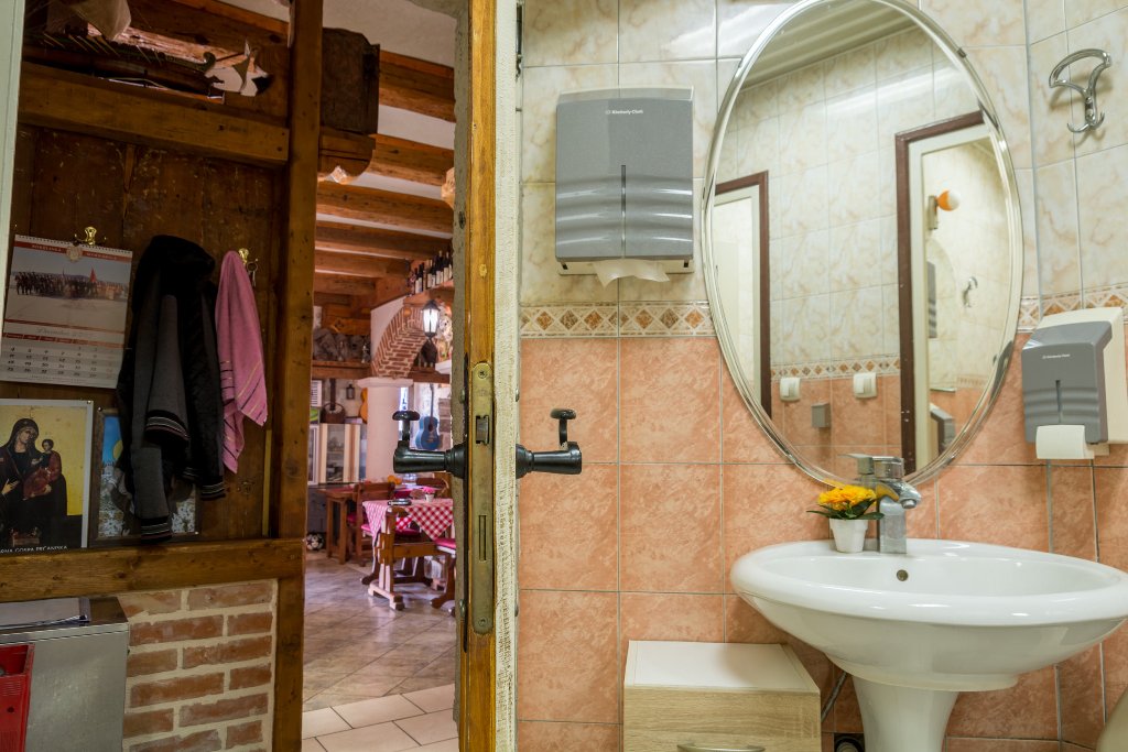 Image of House - 6 Bedrooms - 6 Bathrooms for Sale in Kotor-Prcanj-Montenegro, Image 32