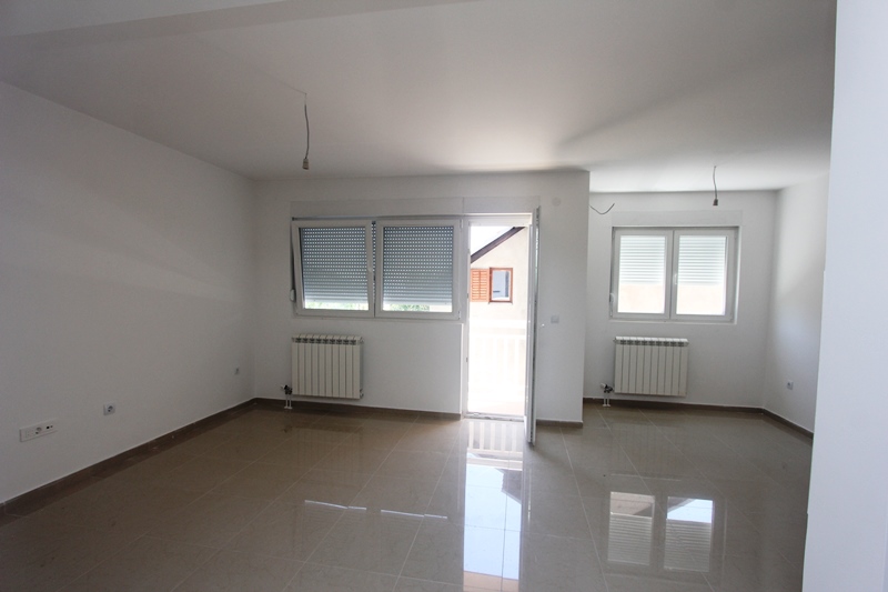 Image of House - 6 Bedrooms - 6 Bathrooms for Sale in Herceg-Novi-Igalo-Montenegro, Image 7