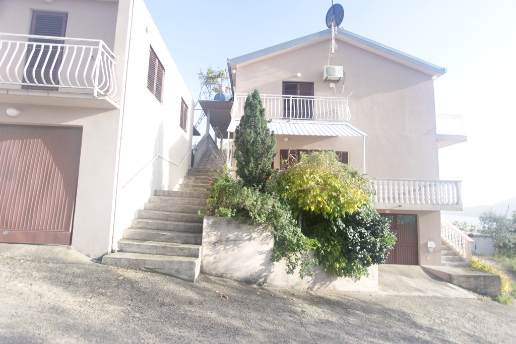 Image of House - 5 Bedrooms - 4 Bathrooms for Sale in Herceg-Novi-Herceg Novi-Montenegro, Image 7