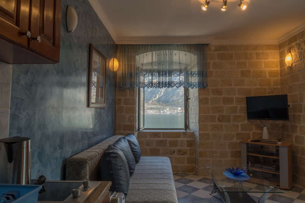 Image of House - 6 Bedrooms - 6 Bathrooms for Sale in Kotor-Prcanj-Montenegro, Image 34