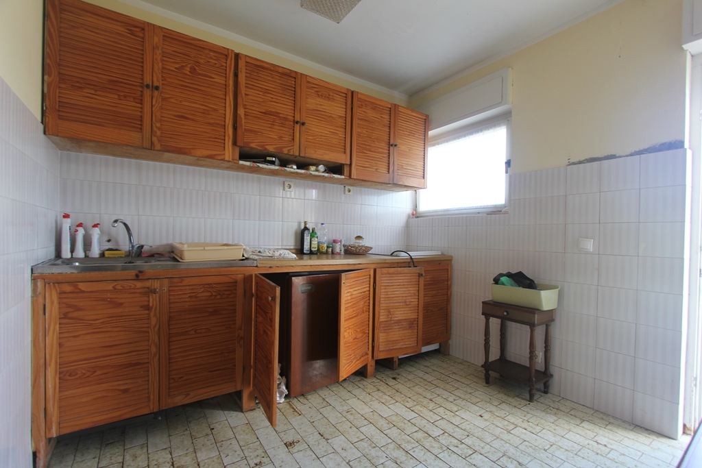 Image of House - 5 Bedrooms - 2 Bathrooms for Sale in Herceg-Novi-Herceg Novi-Montenegro, Image 4