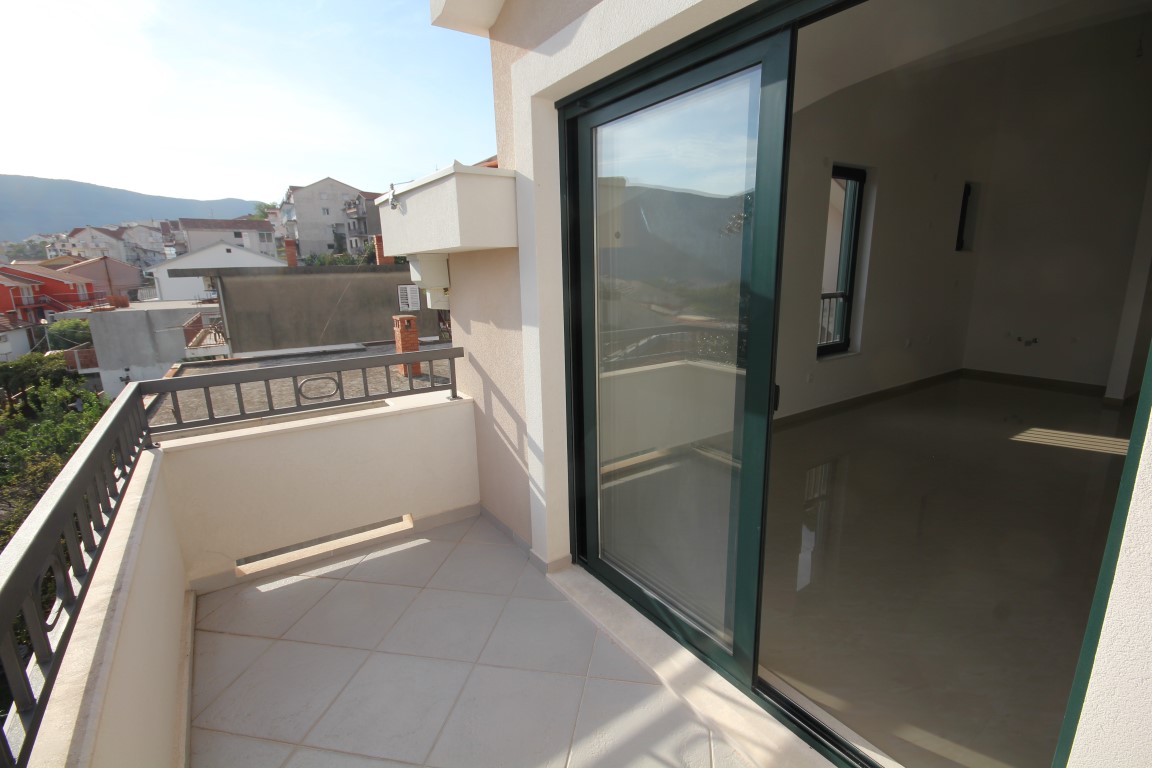 Image of Apartment - 3 Bedrooms - 2 Bathrooms for Sale in Herceg-Novi-Igalo-Montenegro, Image 1