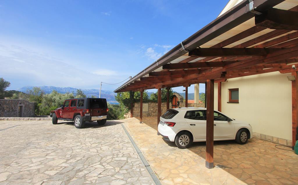 Image of House - 3 Bedrooms - 2 Bathrooms for Sale in Kotor-Bigovo-Montenegro, Image 16