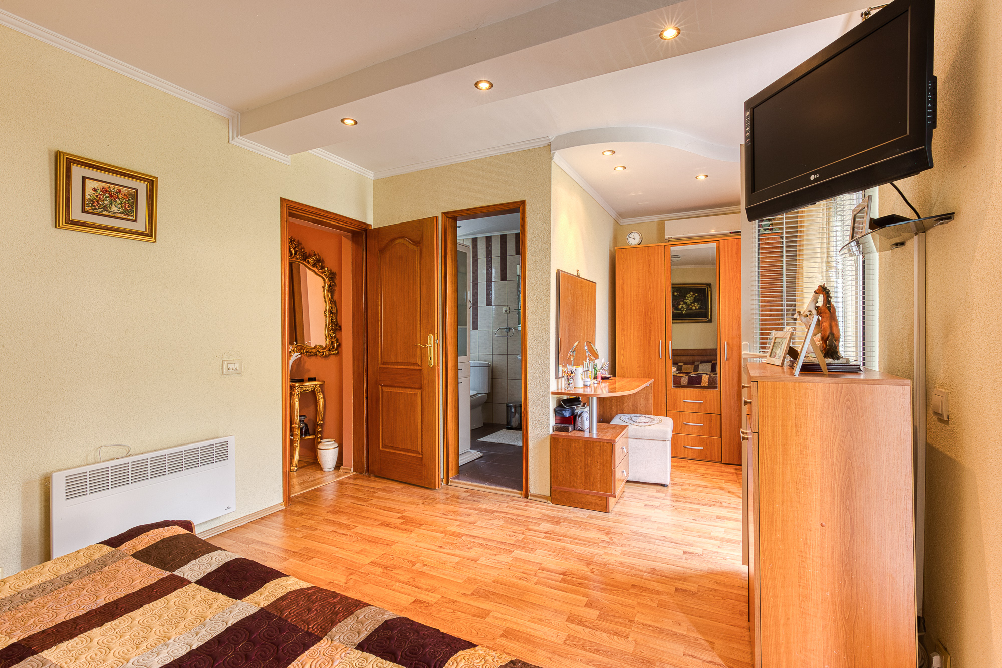 Image of House - 3 Bedrooms - 4 Bathrooms for Sale in Herceg-Novi-Kumbor-Montenegro, Image 5