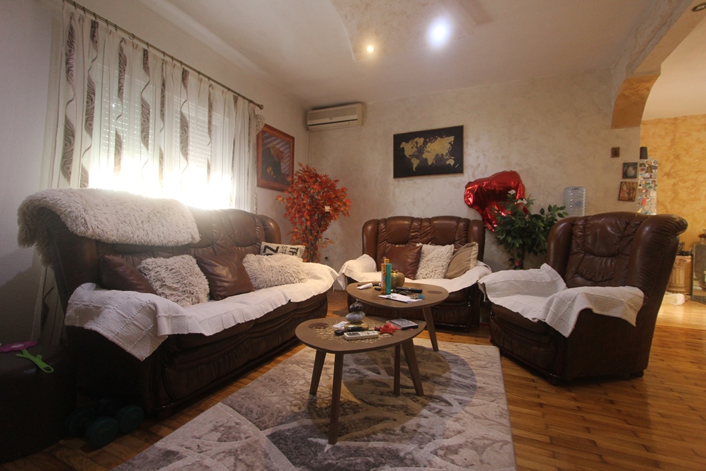 Image of House - 4 Bedrooms - 5 Bathrooms for Sale in Kotor-Lastva-Montenegro, Image 5
