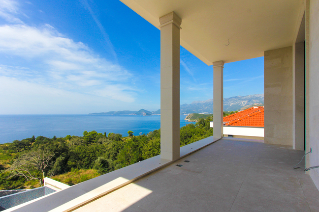 Two magnificent villas, exquisitely designed and with unrivaled views of the sparkling sea.