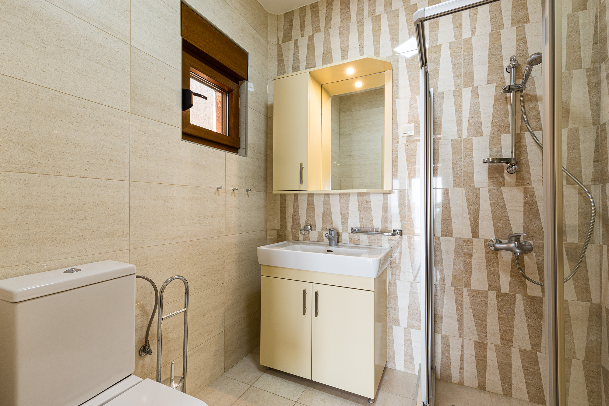Image of House - 4 Bedrooms - 4 Bathrooms for Sale in Bar-Utjeha-Montenegro, Image 31