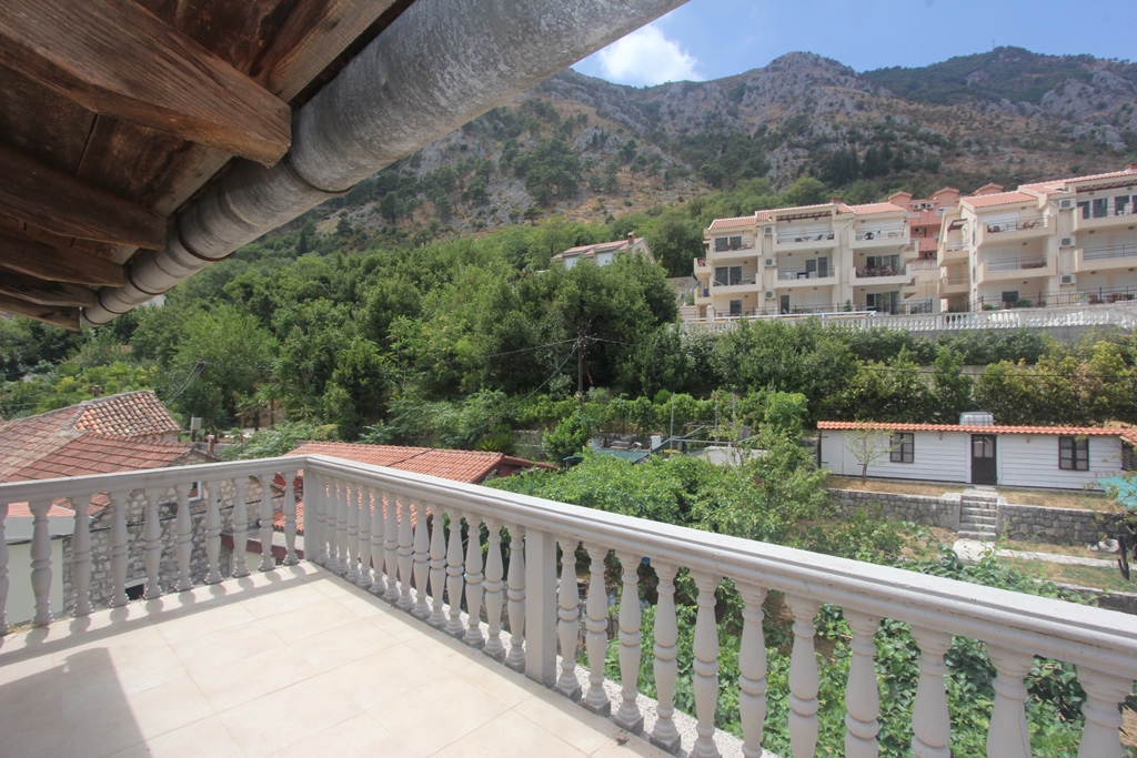 Image of House - 4 Bedrooms - 3 Bathrooms for Sale in Kotor-Kotor-Montenegro, Image 22