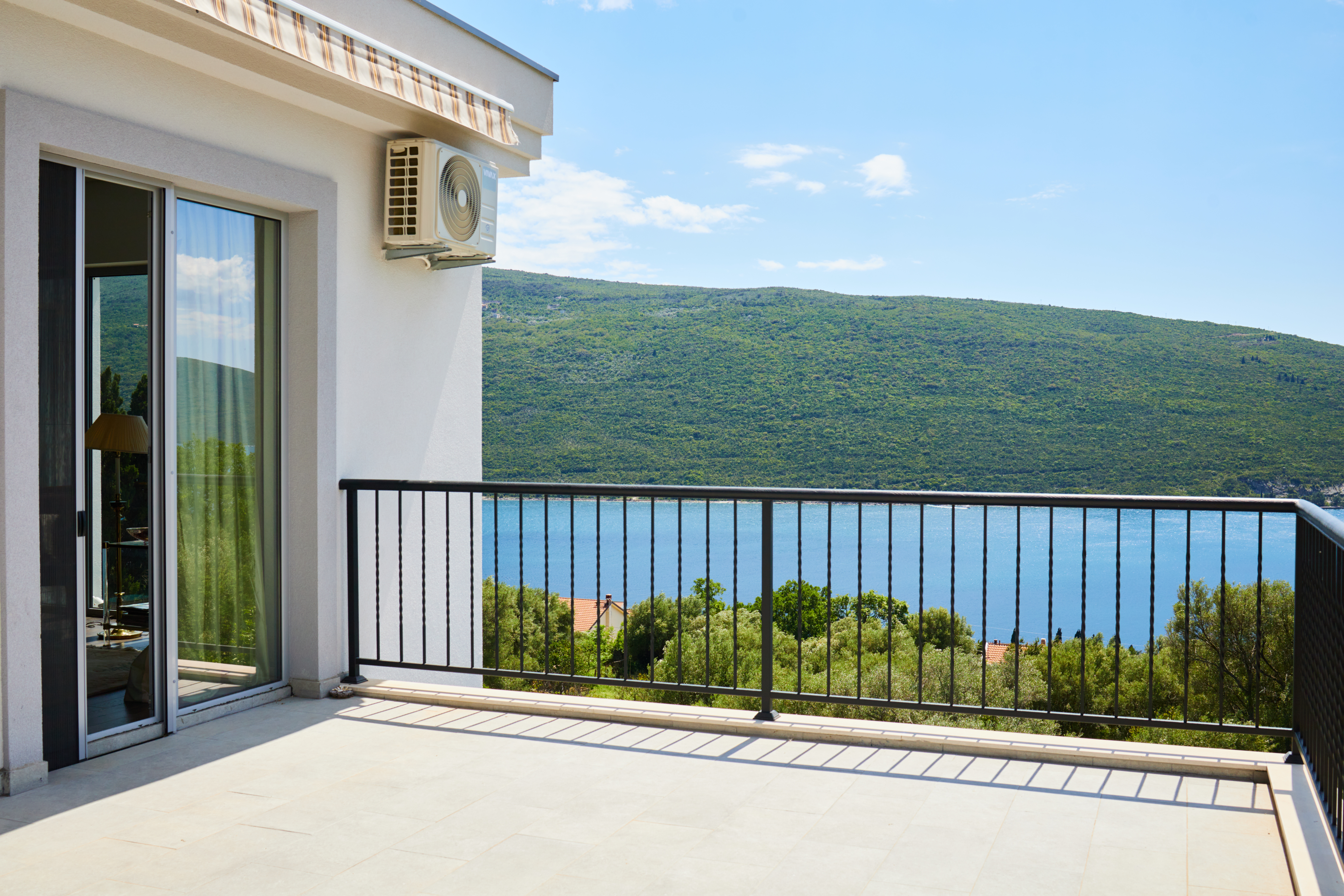 Image of Villa - 4 Bedrooms - 4 Bathrooms for Sale in Herceg-Novi-Kumbor-Montenegro, Image 34