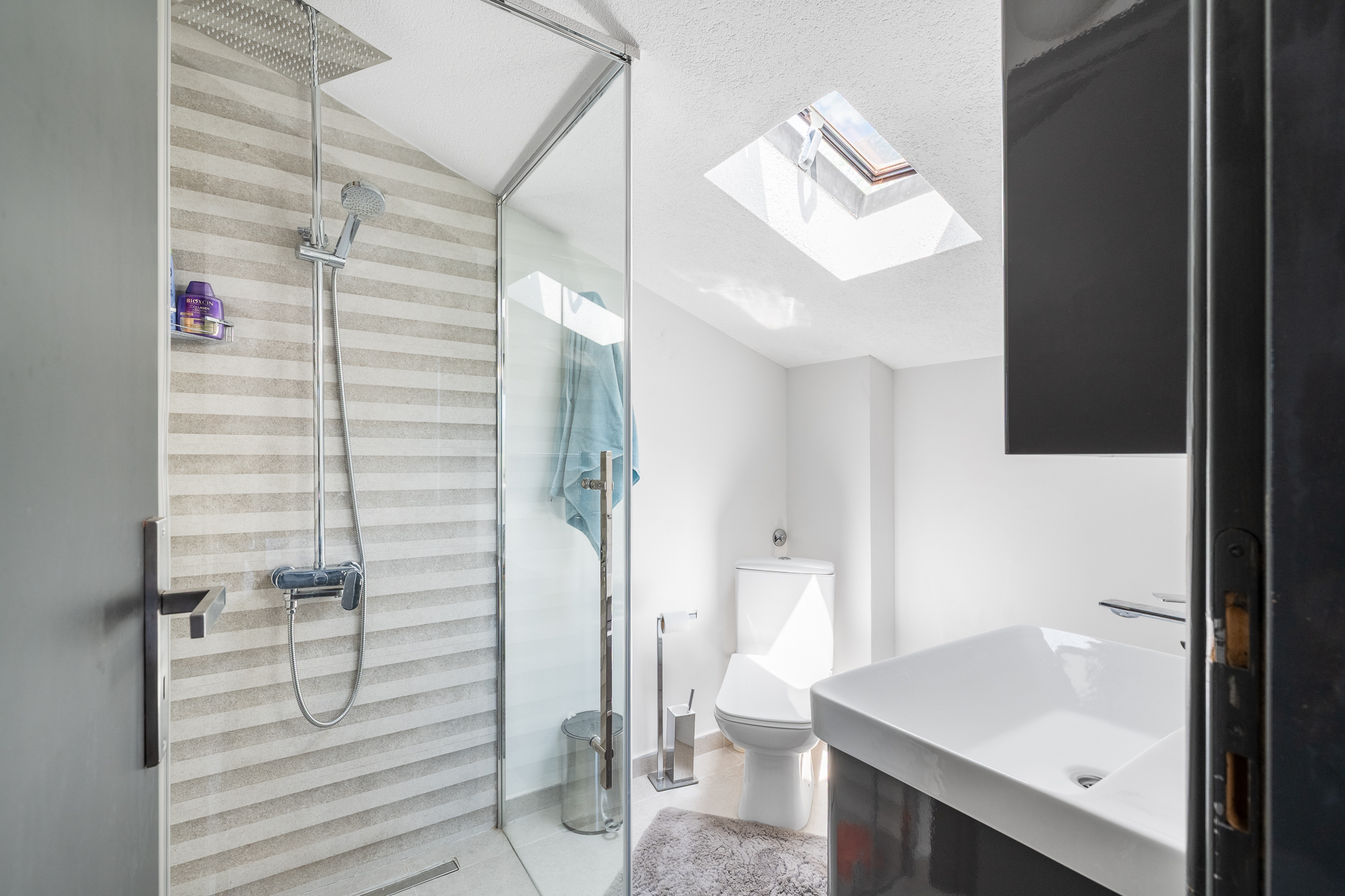  Image of Apartment - 2 Bedrooms - 2 Bathrooms for Residential For Sale in Kotor-Dobrota-Montenegro, Image 33