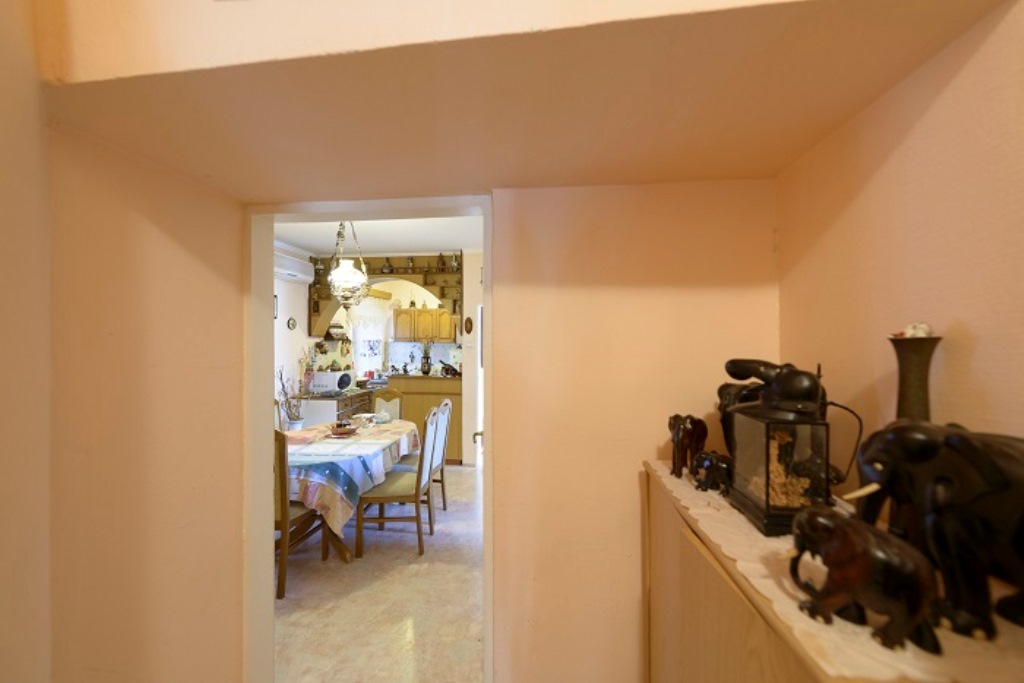 Image of House - 6 Bedrooms - 4 Bathrooms for Sale in Kotor-Kotor-Montenegro, Image 8