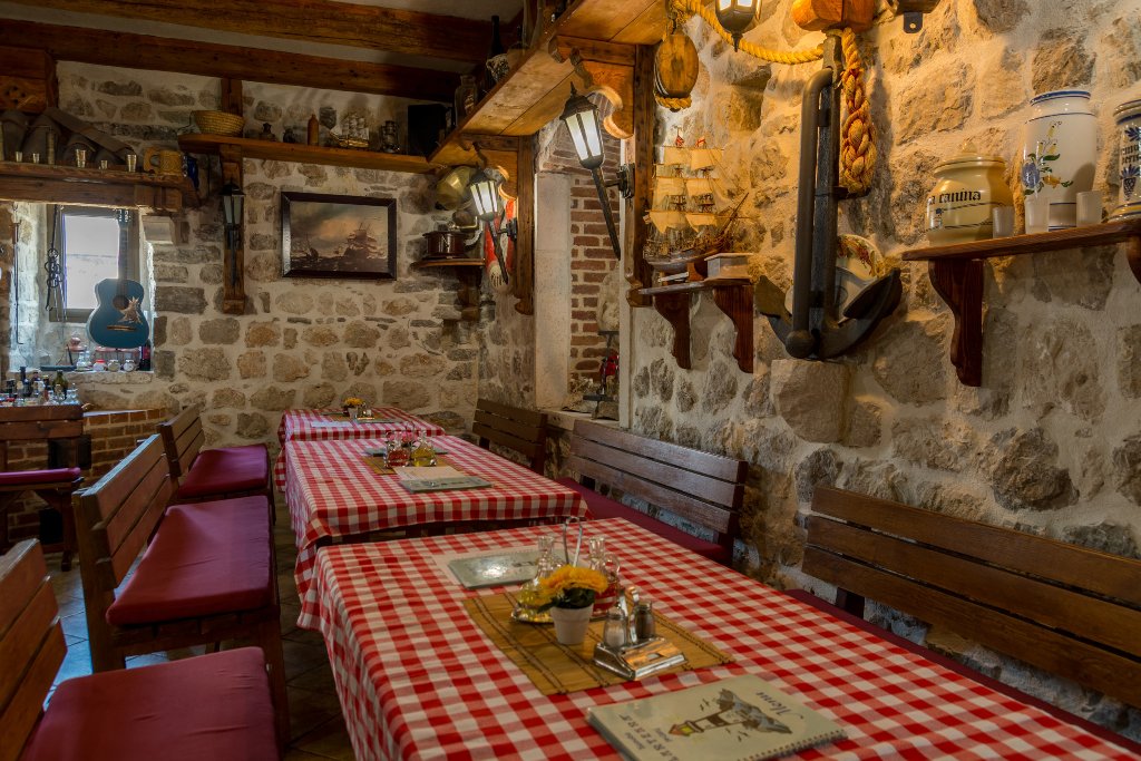 Image of House - 6 Bedrooms - 6 Bathrooms for Sale in Kotor-Prcanj-Montenegro, Image 30