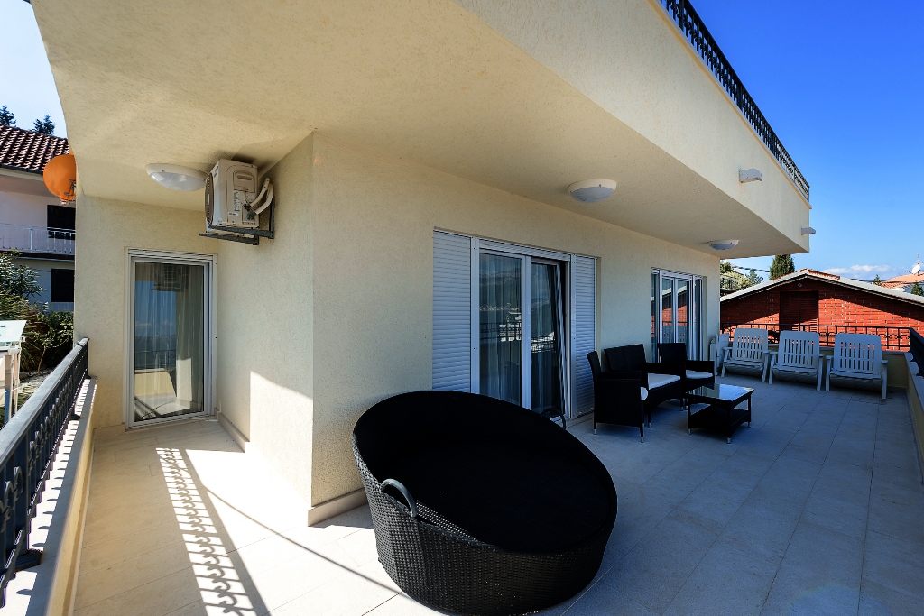 Image of Villa - 5 Bedrooms - 4 Bathrooms for Sale in Tivat-Tivat-Montenegro, Image 38