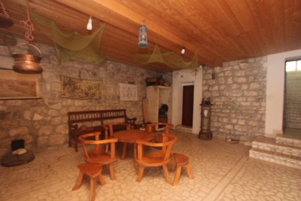 Image of House - 4 Bedrooms - 3 Bathrooms for Sale in Kotor-Kotor-Montenegro, Image 7