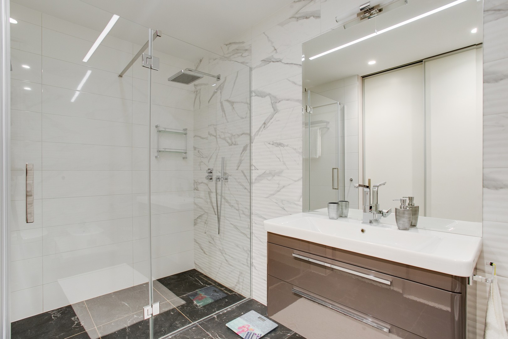 Image of Apartment - 2 Bedrooms - 2 Bathrooms for Sale in Budva-Budva-Montenegro, Image 7