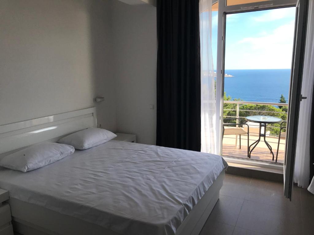 Image of Hotel - 10 Bedrooms - 10 Bathrooms for Sale in Bar-Susanj-Montenegro, Image 2