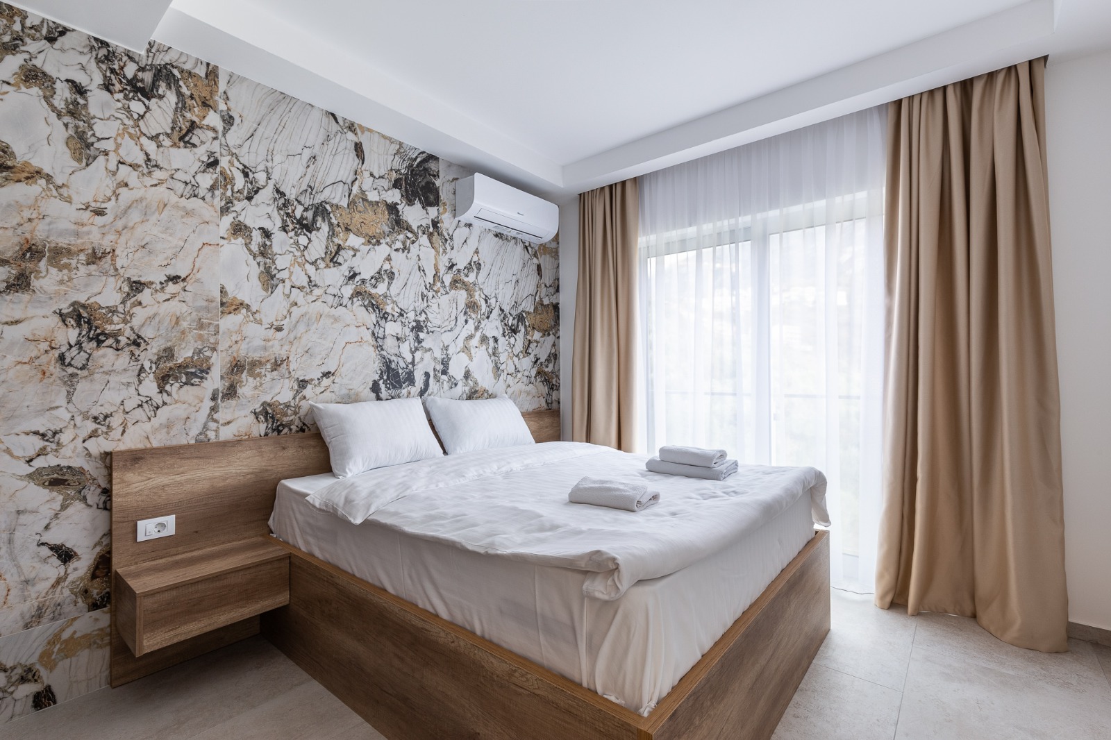 For sale: a spacious and luxuriously furnished three-bedroom apartment in the Sunny Side complex.  Becici Budva