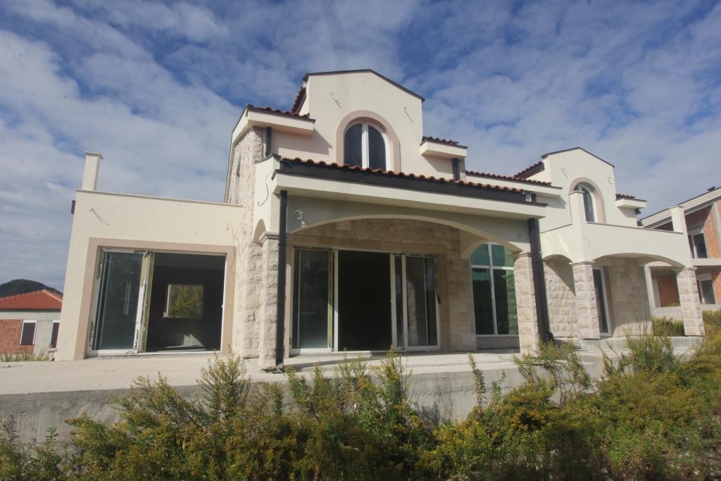 Image of House - 4 Bedrooms - 3 Bathrooms for Sale in Herceg-Novi-Herceg Novi-Montenegro, Image 30