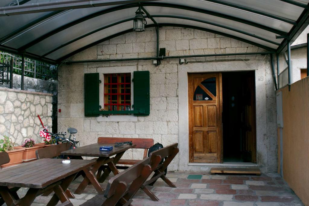 Image of House - 5 Bedrooms - 2 Bathrooms for Sale in Kotor-Kotor-Montenegro, Image 6