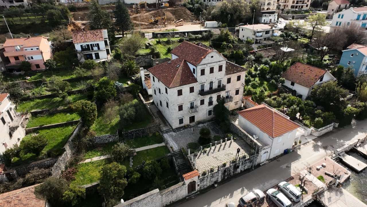 Stone Palace – A Touch of History by the Shores of Boka