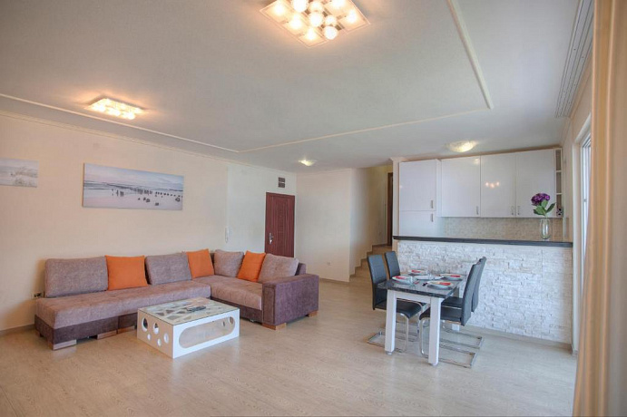 Spacious one-bedroom apartment in Budva with sea view