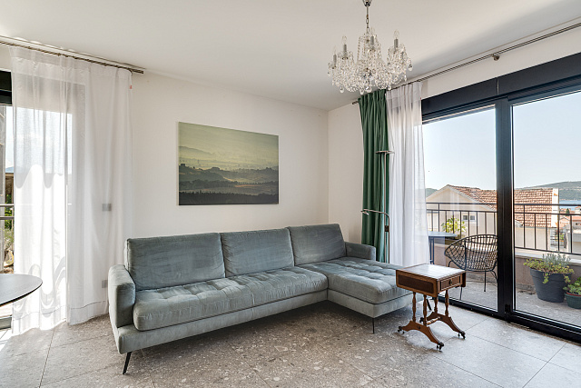 Modern three-bedroom apartment in the centre of Tivat with sea views — photo 9