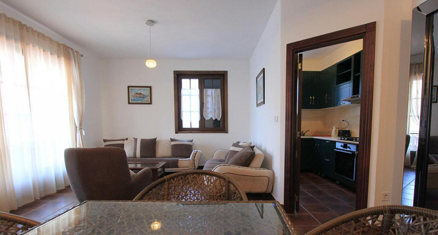 Apartment for sale in Kostanjica with sea views