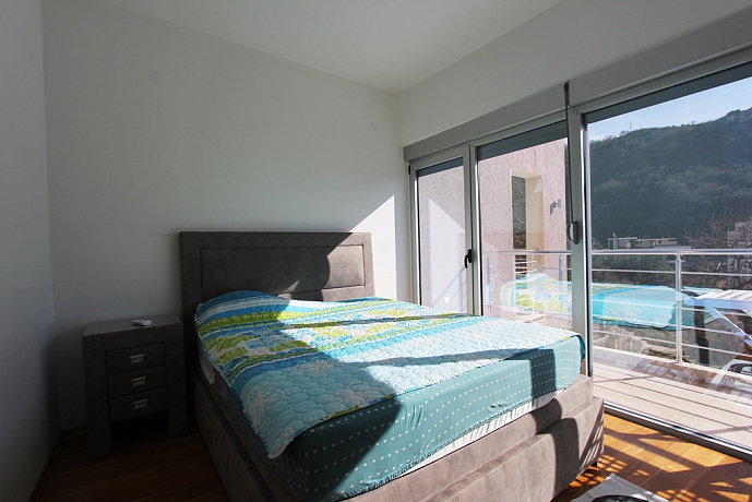 Two-bedroom apartment with a sea view near Budva