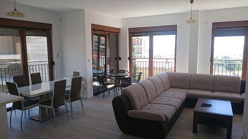 Spacious apartment with sea view — photo 2