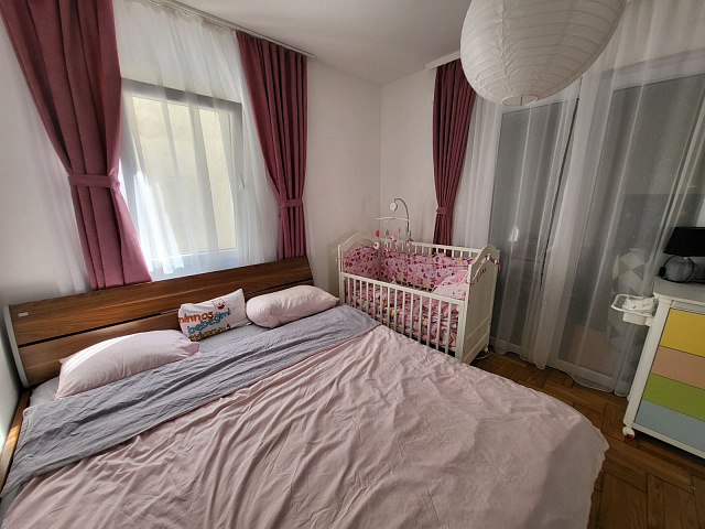 Apartment with a spacious terrace in a quiet location in Budva — photo 4