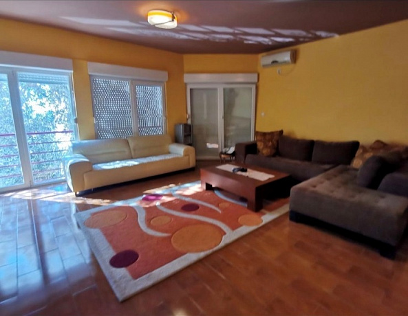 Two-bedroom apartment in Petrovac near the sea