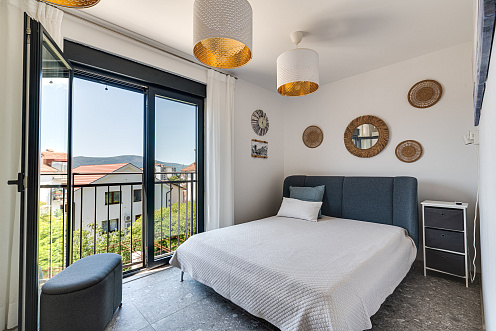 Modern three-bedroom apartment in the centre of Tivat with sea views, Tivat
