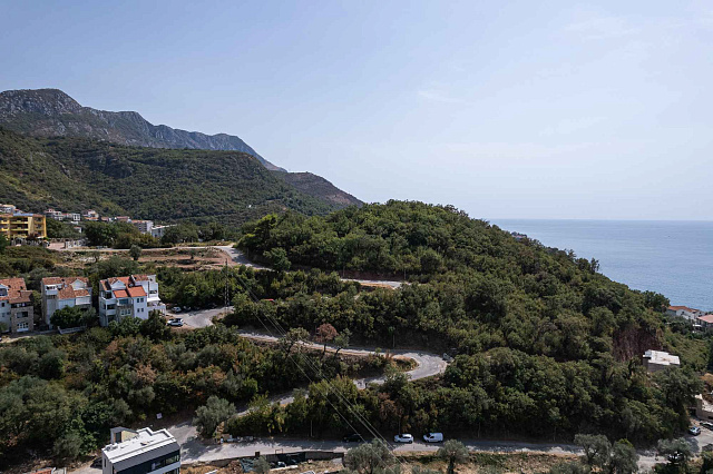 AN EXCLUSIVE INVESTMENT OPPORTUNITY NEAR KAMENOVO AND SVETI STEFAN