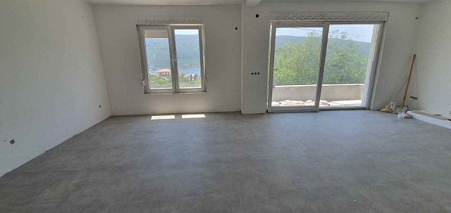 Apartments in new building in Kumbor 