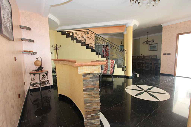 Villa with pool in Petrovac — photo 13
